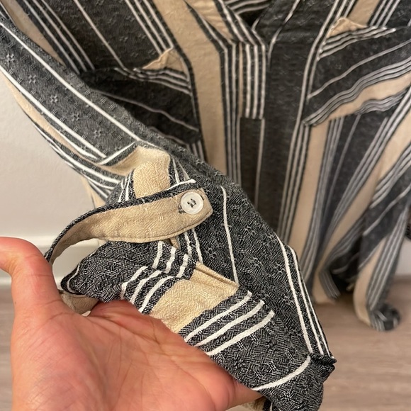 DOE & RAE STRIPPED BLOUSE - Picture 3 of 5